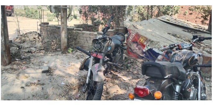 Ballia : सड़क हादसे में वैवाहिक कार्यक्रम में जा रहे युवक की मौत