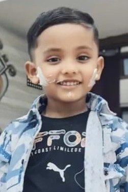 Ballia : लोहे का गेट गिरने से पांच वर्षीय मासूम की मौत, मिस्त्री पर लापरवाही का आरोप