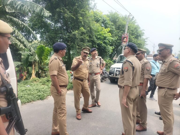 Ballia : गड्ढे में बाइक समेत डूबा सिपाही, सुबह मिला शव